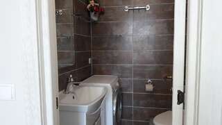 Хостелы 10 Fontana House Mykonos Одесса Четырехместный номер с видом на море-1