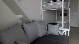 Хостелы 10 Fontana House Mykonos Одесса Четырехместный номер с видом на море-9