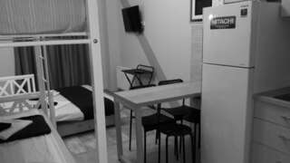 Хостелы 10 Fontana House Mykonos Одесса Четырехместный номер с балконом-34